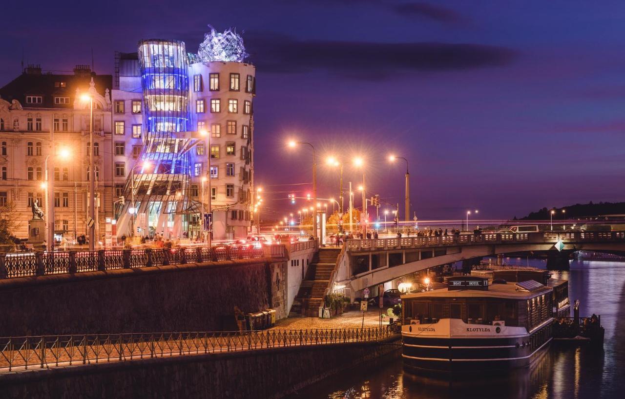 Dancing House - Tancici Dum Hotel Prag Exterior foto